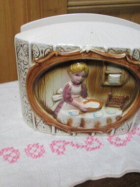 Sears 1978 Japan Pioneer Women napkin holder